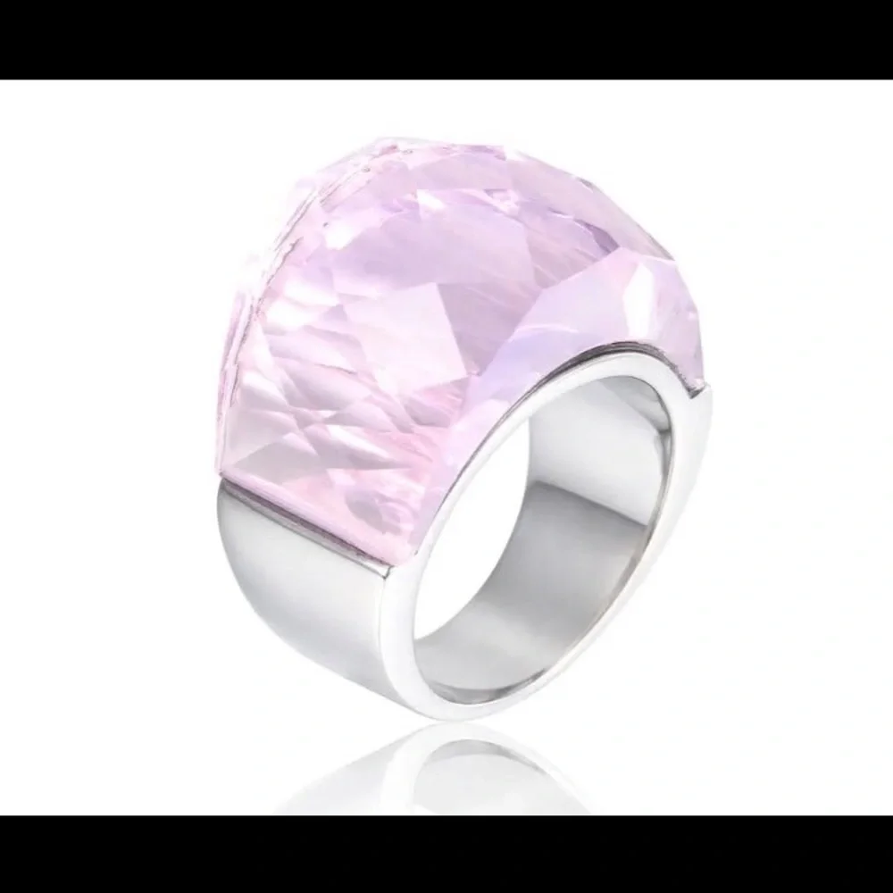 Gorgeous pink purple shade Swarovski elements size 7 nirvana ring SSPS7